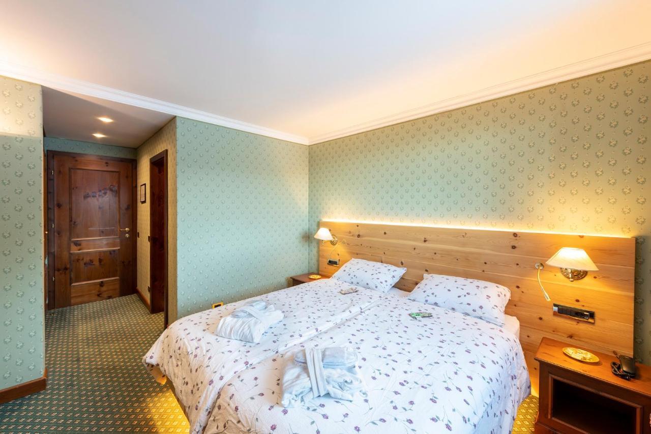 Hotel Sochers Club Selva di Val Gardena Bagian luar foto